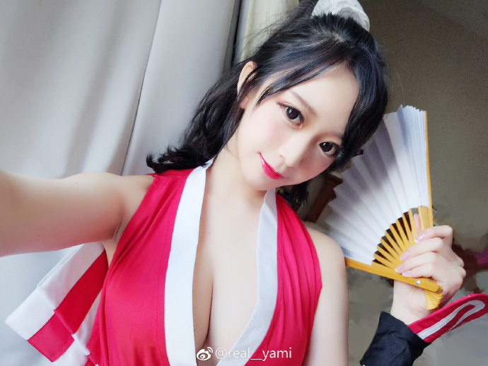 Ngắm nhìn cosplay Mai Shiranui siêu gợi cảm đốn tim người nhìn