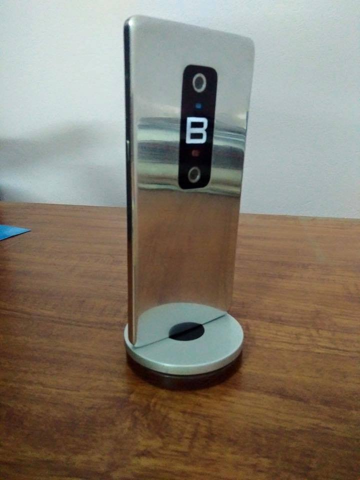 Thêm hình ảnh Bphone 2 bị rò rỉ trước ngày ra mắt