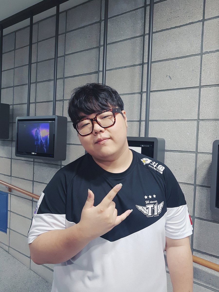 LMHT: Wolf hé lộ lịch luyện tập dày đặc của SKT T1