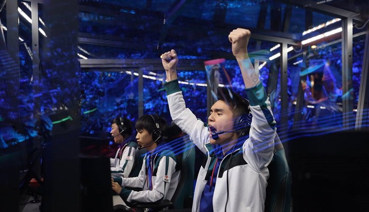 The International 7: NewBee quật ngã EG, cầm chắc top 6