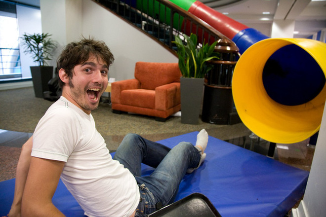 Chuyện lạ ở Silicon Valley: Có những nhân viên đi làm như đi du lịch, đến văn phòng ngồi chơi và rồi lĩnh cả cục tiền cuối tháng