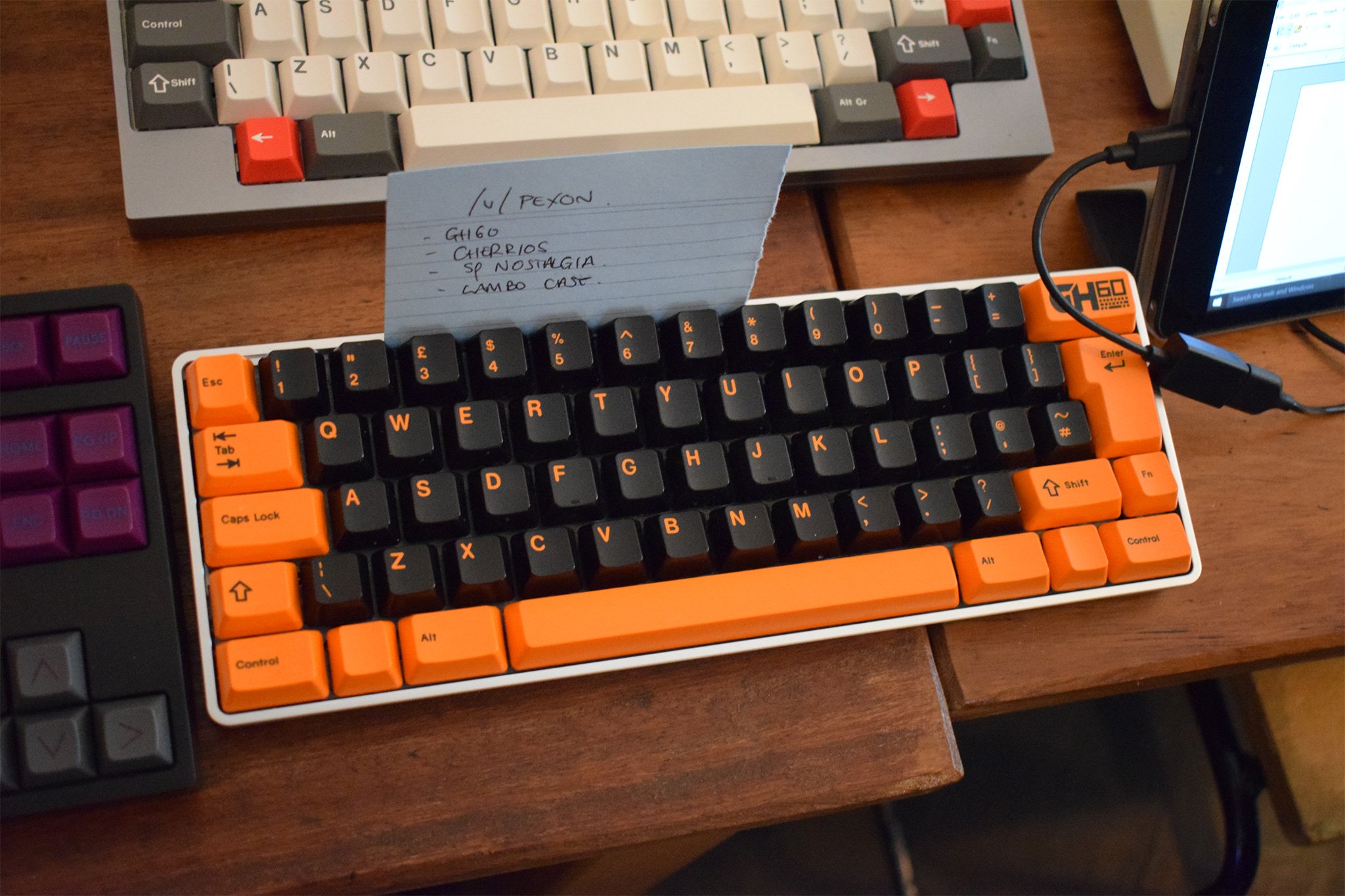 Tổng hợp các bàn phím cơ custom độc lạ từ "xứ sở sương mù"