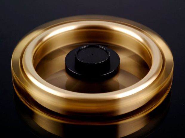 Choáng với Fidget spinner của người Nhật có thể quay liên tục 12 phút không nghỉ