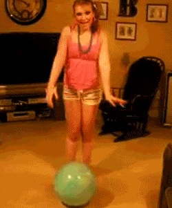 17 cô nàng nghịch dại vô phương cứu chữa khiến đám con trai cũng lắc đầu