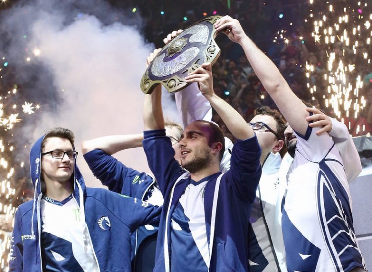 DOTA 2: Danh sách đội hình tiêu biểu của TI7