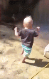 15 pha cứu nguy kịp thời của các ông bố có phản xạ của siêu nhân 2