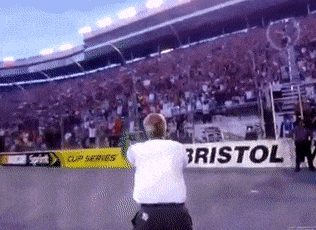 16 khoảnh khắc tuyệt đẹp từ những cổ động viên nhiệt huyết 7