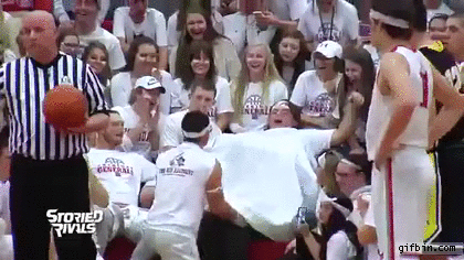 16 khoảnh khắc tuyệt đẹp từ những cổ động viên nhiệt huyết 13