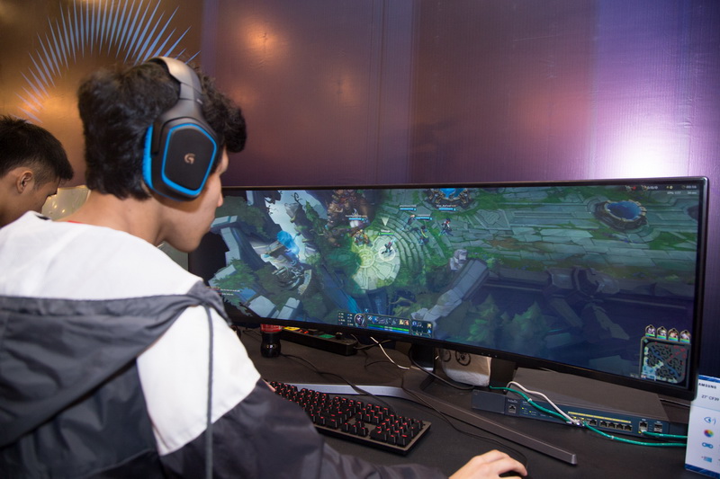 Samsung ra mắt Màn hình cong QLED 49 inches lớn nhất thế giới với định dạng 32:9 tại Việt Nam