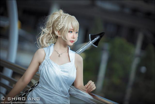 Cosplay nàng công chúa Lunafreya xinh đẹp nhưng bạc mệnh trong Final Fantasy XV