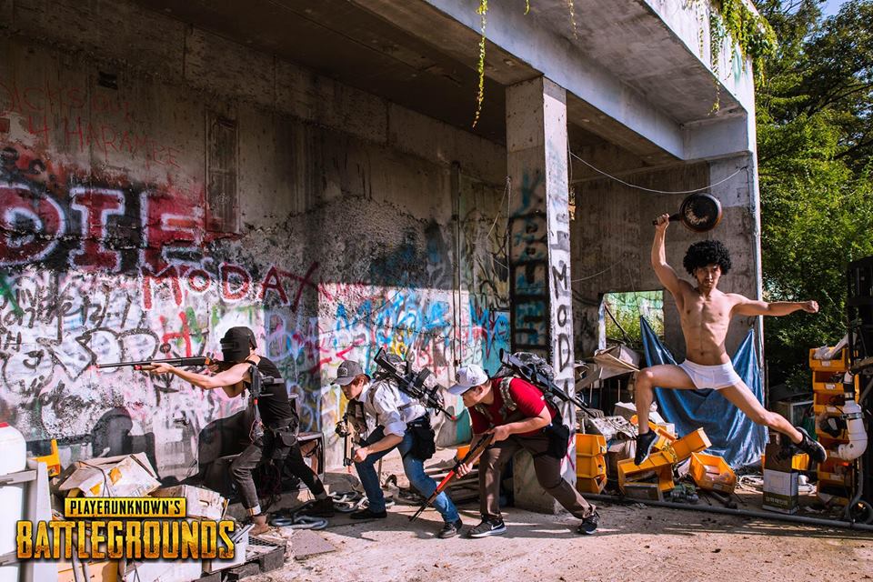 Bộ ảnh cosplay PlayerUnknown's Battleground siêu bựa của game thủ Hàn Quốc