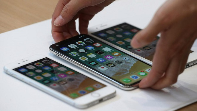 Apple Watch S2 và iPhone 8 chỉ là "mồi câu" khách hàng - chiêu bài lão luyện của Tim Cook từ thời iPhone 5c