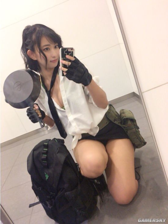 Nữ người mẫu Nhật Bản cosplay PUBG quá đẹp và được NPH khen ngợi hết mình