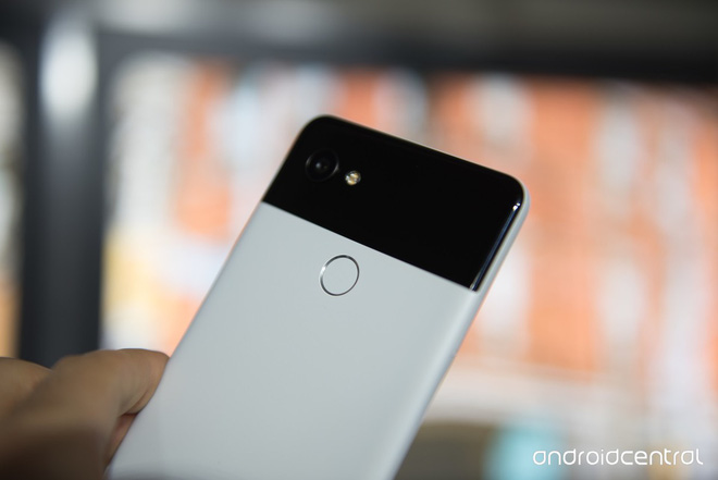 Với Pixel 2, Google đã đưa ra lời thách thức: "Ai bảo phải có camera kép mới chụp được ảnh xóa phông?"