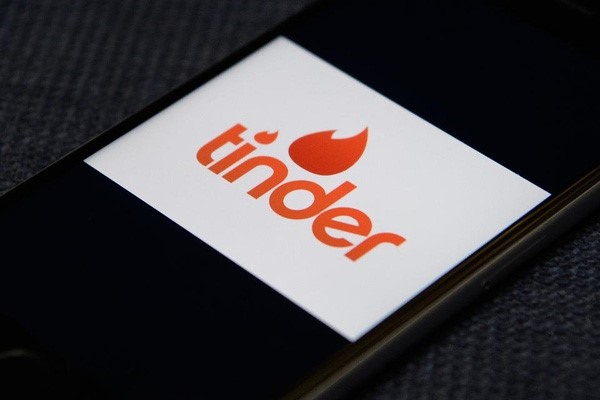 Ứng dụng Tinder nổi tiếng bị phát hiện đang theo dõi người dùng