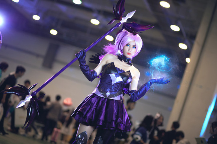 Cosplay Lux Nguyên Tố Bóng Tối tuyệt đẹp đầy bí ẩn