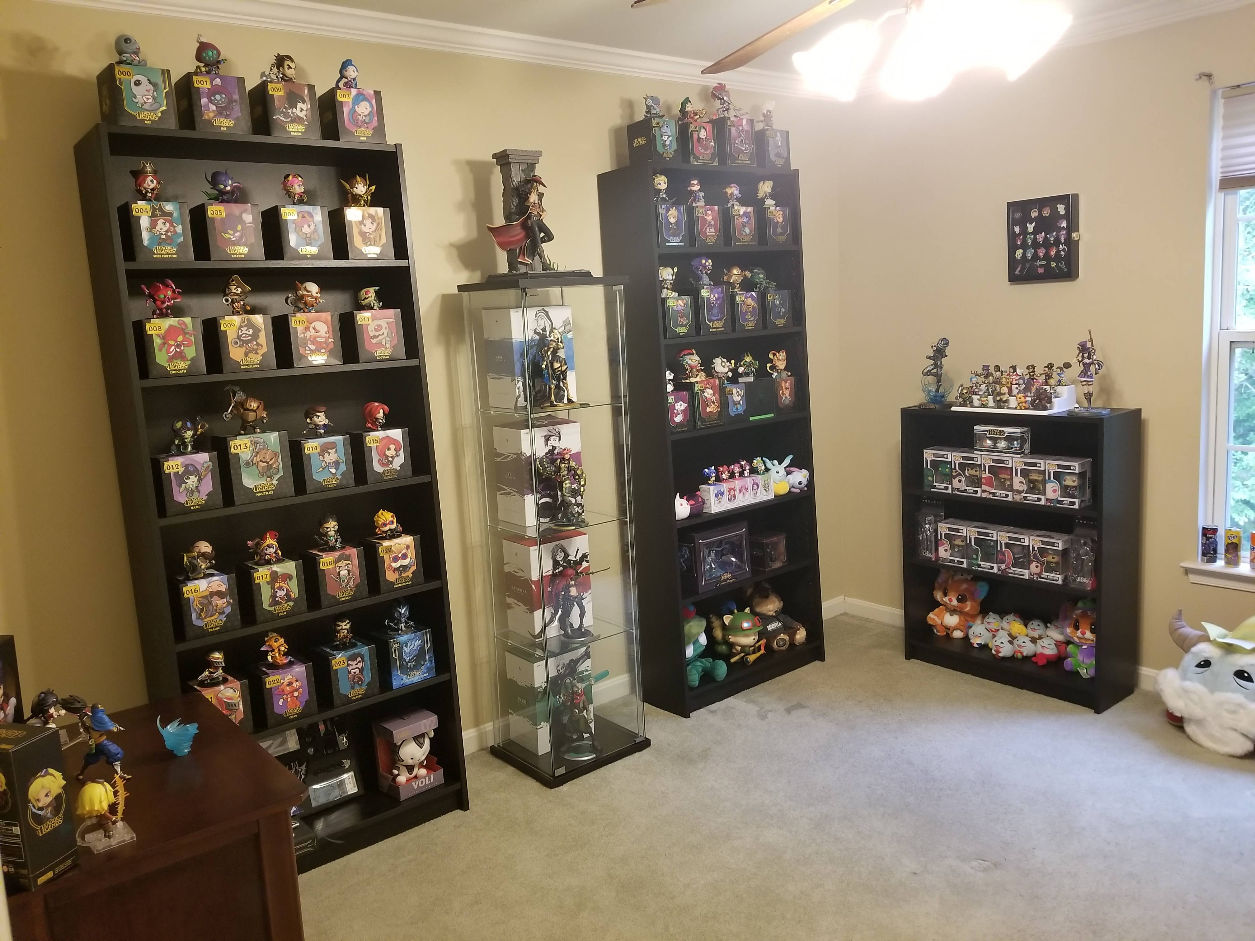 LMHT: Xuất hiện bộ sưu tập Liên Minh Huyền Thoại khổng lồ của một game thủ trên Reddit