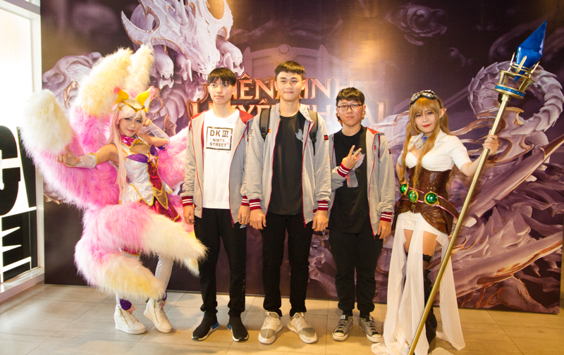 Không khí sôi động và hào hứng tại Viewing Party ở CGV Golden Plaza trước trận đối đầu của GAM vs LZ