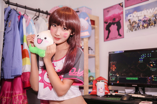 Cosplay D.Va gợi cảm và đáng yêu khiến người hâm mộ không khỏi trầm trồ