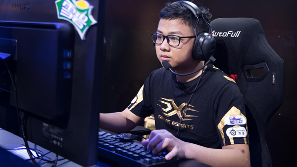 LMHT SofM chỉ mất 3 ngày để leo Top Thách Đấu sau khi trở về Việt Nam