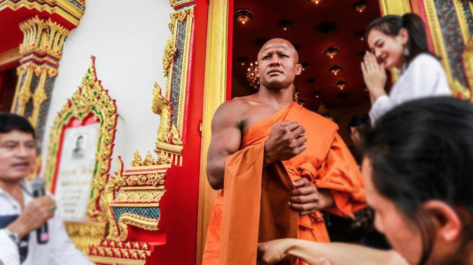 "Thánh Muay Thái" Buakaw bất ngờ xuống tóc đi tu khiến bao nhiều người ngỡ ngàng