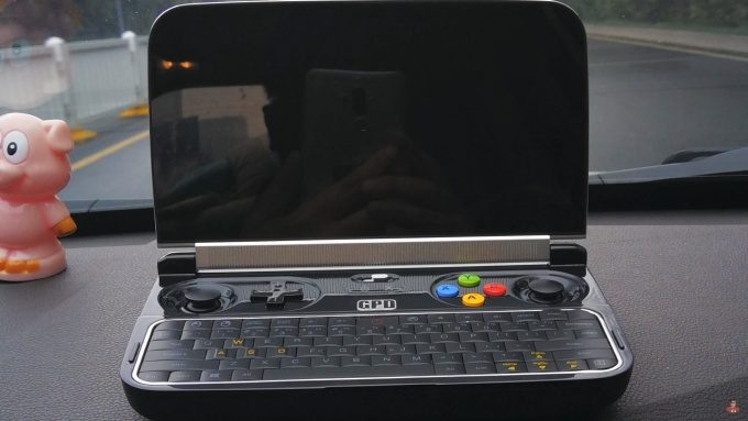 Rò rỉ hình ảnh máy tính chơi game bỏ túi GPD Win 2