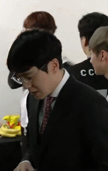 Netizen Hàn tôn sùng Faker sau chiến thắng của SKT trước Misfits 7