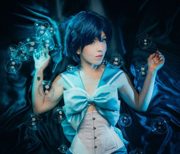 Tổng hợp những bộ cosplay Thủy Thủ Mặt Trăng siêu gợi cảm cho buổi sáng đầy hứng khởi