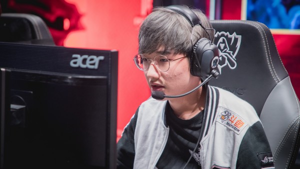 LMHT: Peanut luyện tập chăm chỉ và không rời khỏi khách sạn trong thời gian CKTG 2017