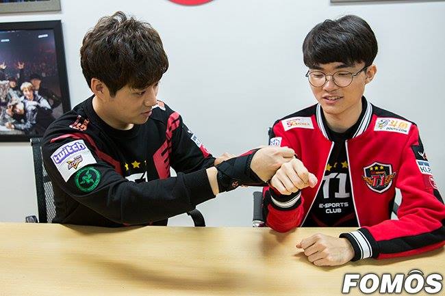 Tin vắn CKTG 2017: SKT T1 trình làng mẫu áo đấu mới, vé xem bán kết sắp cán mốc 1000$