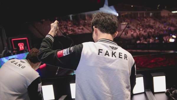 Faker: “Mỗi tháng tôi sẽ không tiêu nhiều hơn 200000 Won”