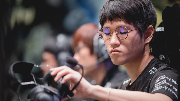 SSG Crown: “Tôi thấy mình không xứng đáng vào Top 3 người chơi đường giữa ở giải lần này”