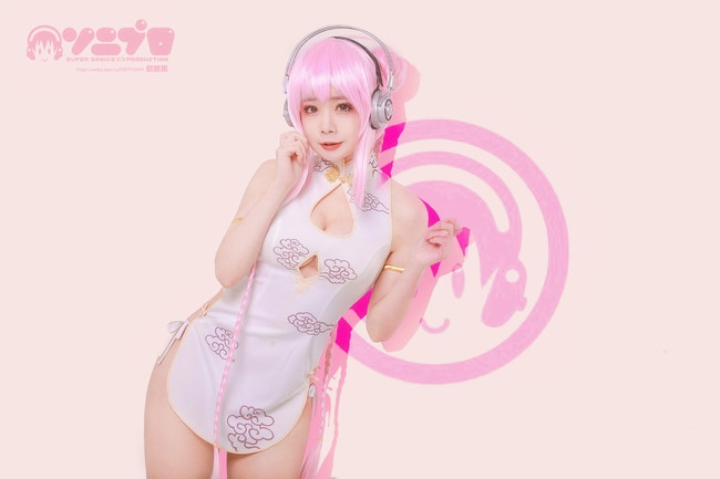 Cosplay Super Sonico siêu gợi cảm làm người hâm mộ nóng mắt