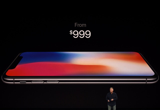 iPhone X gặp vấn đề nguồn cung hay đó chỉ là đỉnh cao ma mãnh mới của "cáo già" Tim Cook?