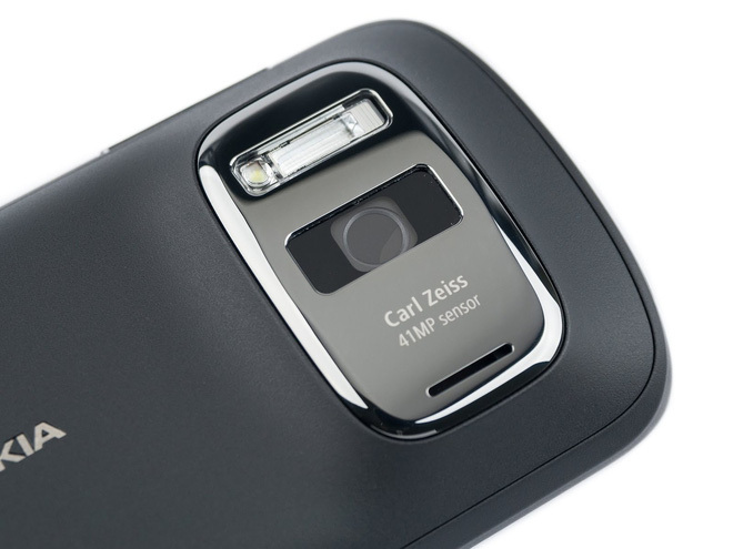 Tại sao camera smartphone tốt nhất vẫn chưa thể sánh vai với DSLR