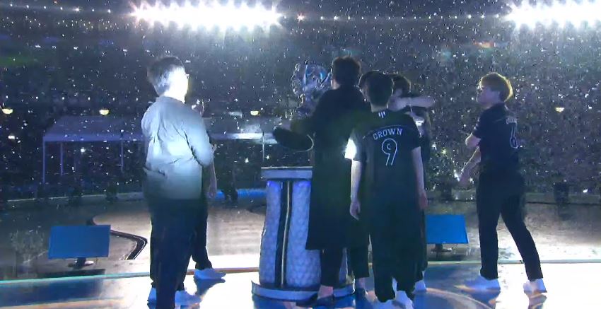 LMHT: SamsungGalaxy đánh đổ triều đại thống trị của SKT T1 với tỉ số 3 - 0 áp đảo