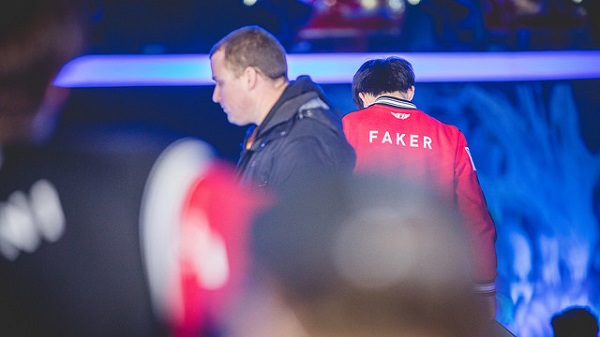 LMHT: Fan hâm mộ Hàn Quốc suy đoán Quỷ Vương sẽ phải nhập ngũ vào năm sau