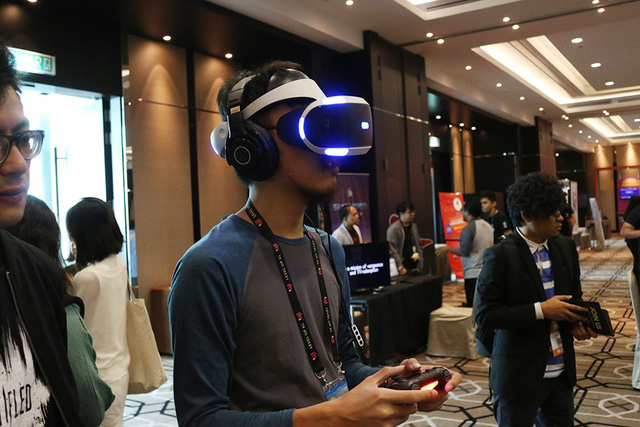 Stifled - Game kinh dị Singapore độc nhất quả đất, phải hét vào mic mới tìm được đường đi