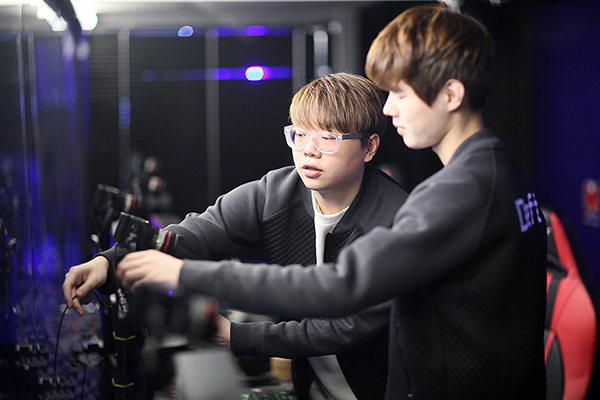 LMHT:  KT Deft đứng đầu bảng xếp hạng Thách đấu Hàn Quốc