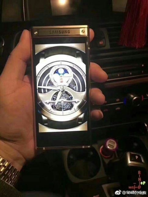 Đây chính là chiếc flagship phone nắp gập mới của Samsung?