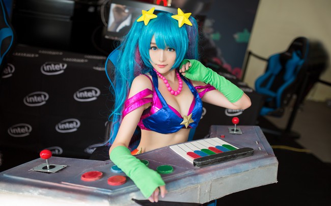 LMHT: Cosplay Sona Giả Lập cực xinh đẹp ngây ngất