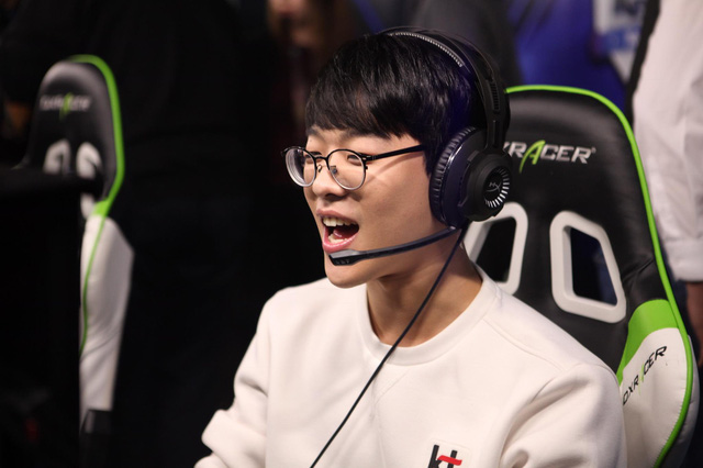 LMHT: Cảm nghĩ của Smeb khi gặp lại 3 người đồng đội cũ tại Longzhu