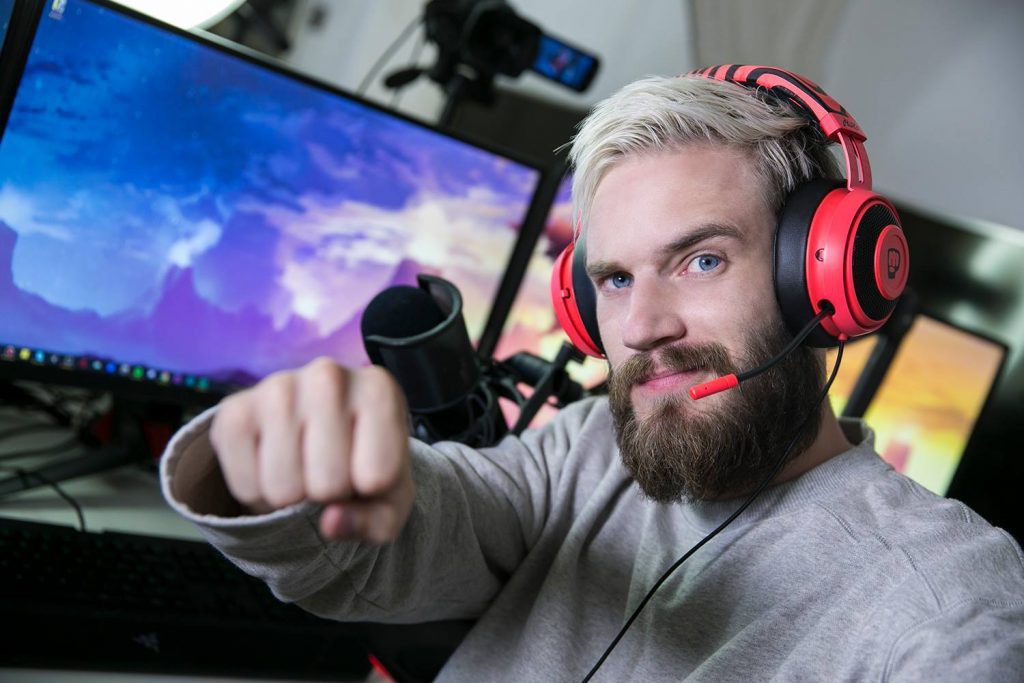 Chiêm ngưỡng góc chơi game hoành tráng của "Ông Hoàng" Youtube Pewdiepie khiến bạn phải lác mắt