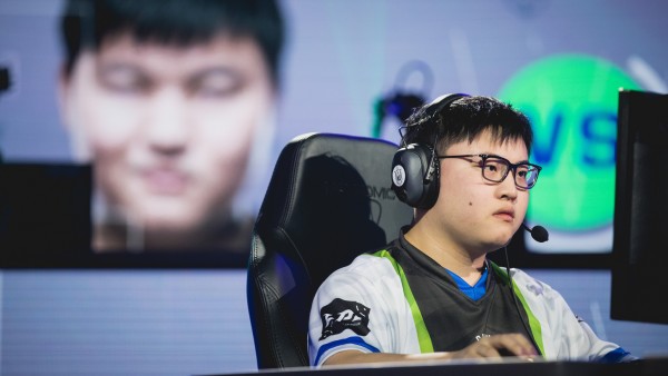 LMHT: Siêu Sao Trung Quốc đánh bại Hàn Quốc, chễm chệ bước vào Chung Kết