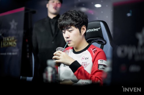 LMHT: SKT Bang phóng thẳng lên Top 1 Thách Đấu, quyết tâm sửa chữa lỗi lầm CKTG