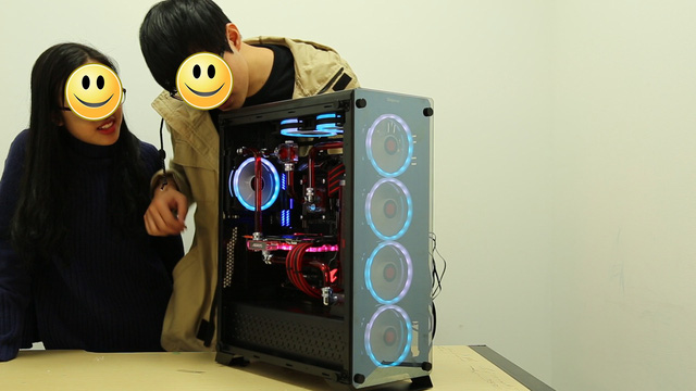 Cặp đôi game thủ chi 50 triệu đồng dựng dàn máy khủng để chơi PUBG