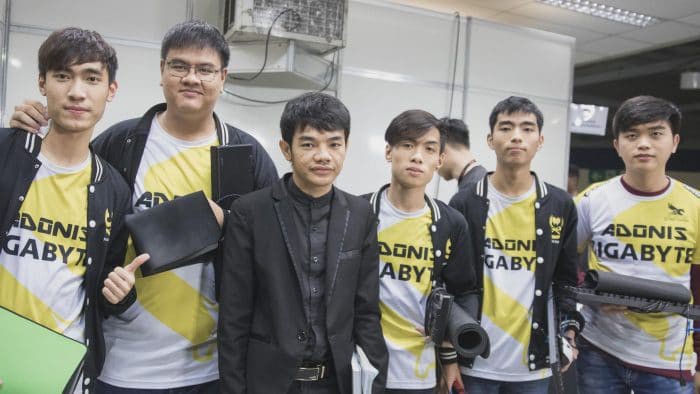 LMHT: HLV Tinikun hé lộ mức lương khủng cho những ai có thể đặt chân vào GAM