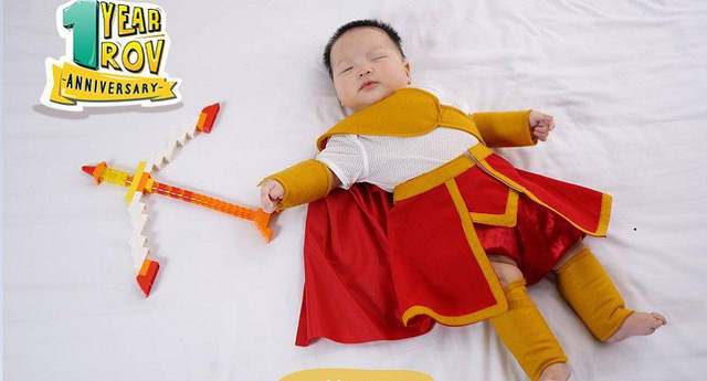 Cậu nhóc cosplay Liên Quân Mobile cute lạc lối đốn tim những game thủ yêu trẻ con