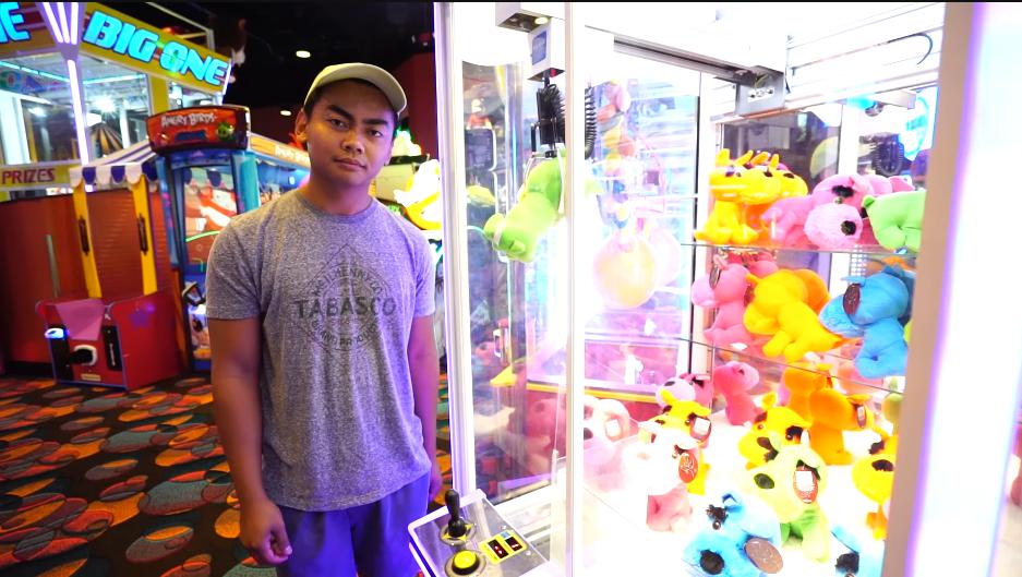 Các trung tâm "điện tử thùng" rất ghét anh chàng này vì một lý do...