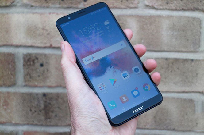 Huawei ra mắt smartphone tầm trung Honor 7X